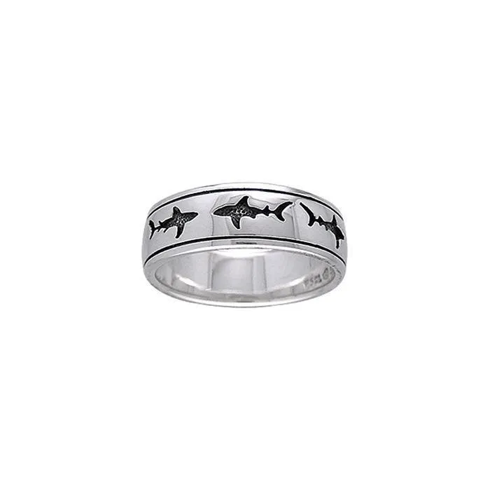 A mighty representation of the ocean ~ Sterling Silver Jewelry Shark School Ring TR3693