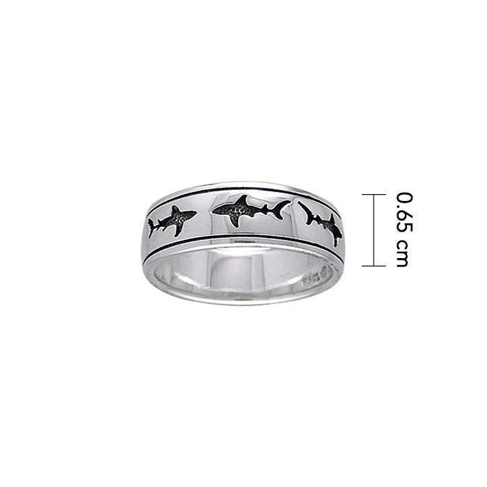 A mighty representation of the ocean ~ Sterling Silver Jewelry Shark School Ring TR3693