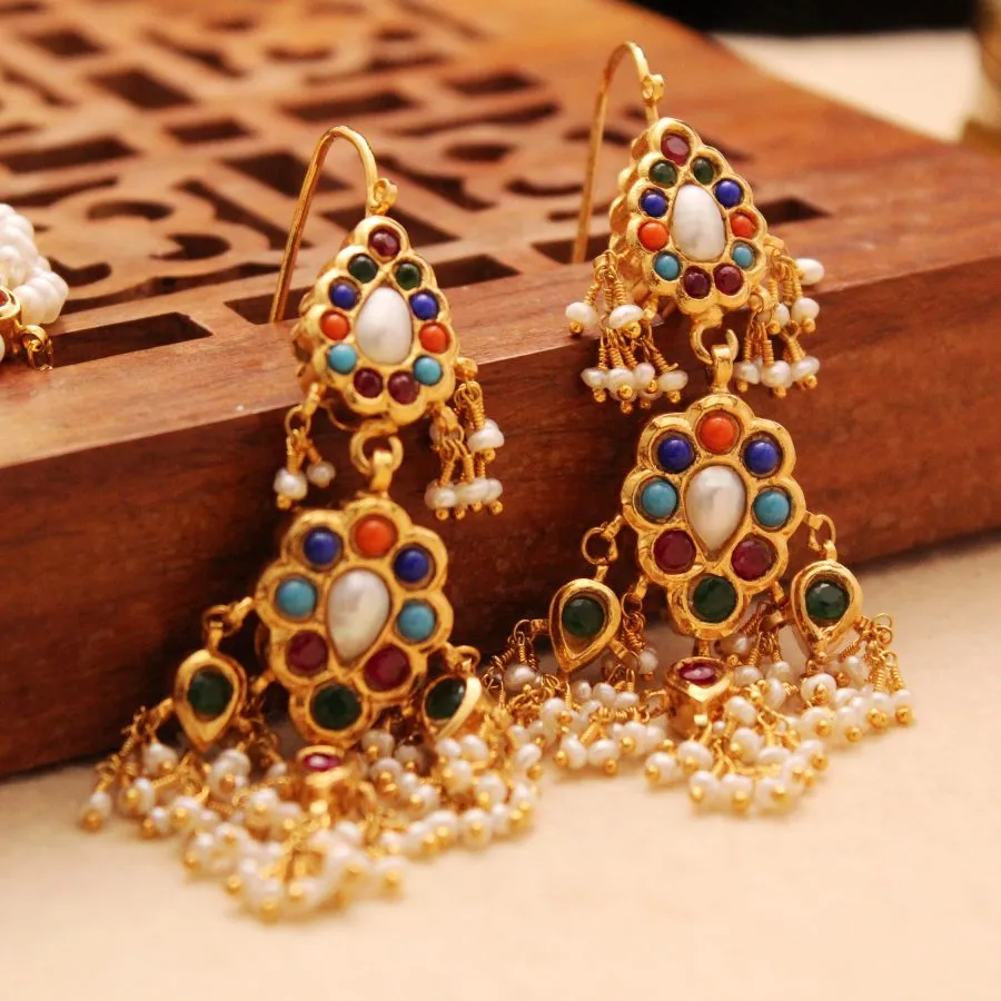 Earrings with Nauratan & Pearls