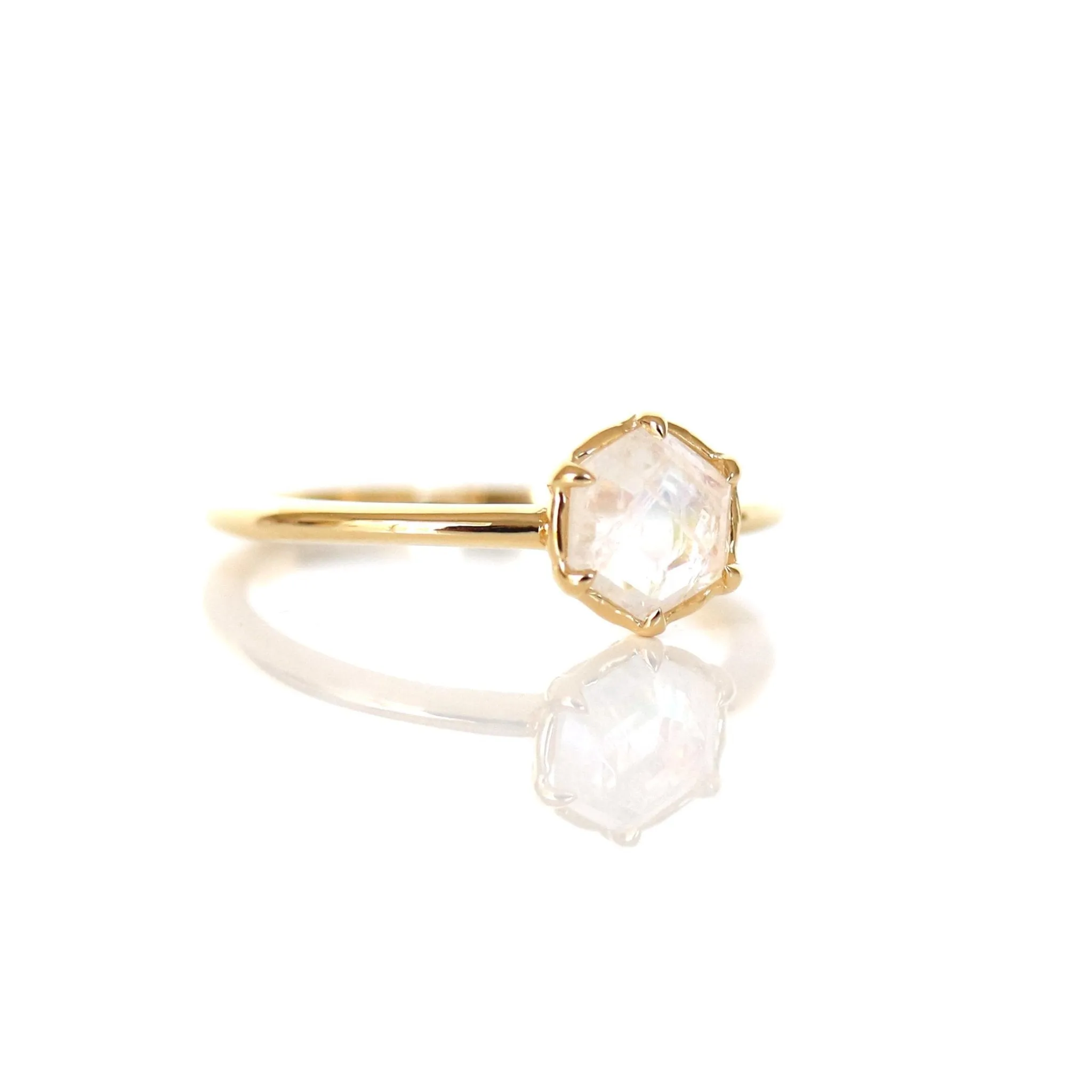 GRACE RING RAINBOW MOONSTONE & GOLD