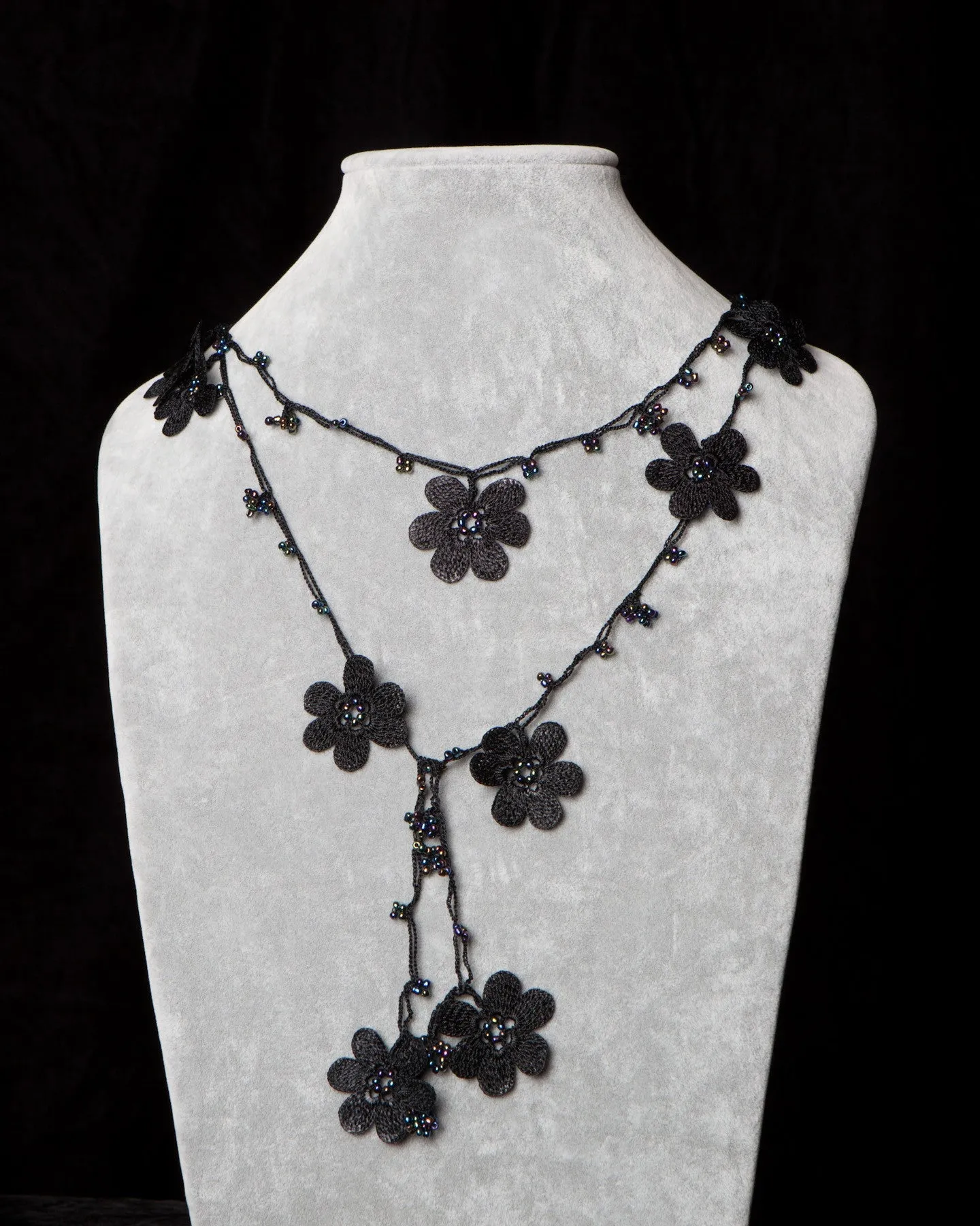 Lariat with Pomegranate Flowers - Black