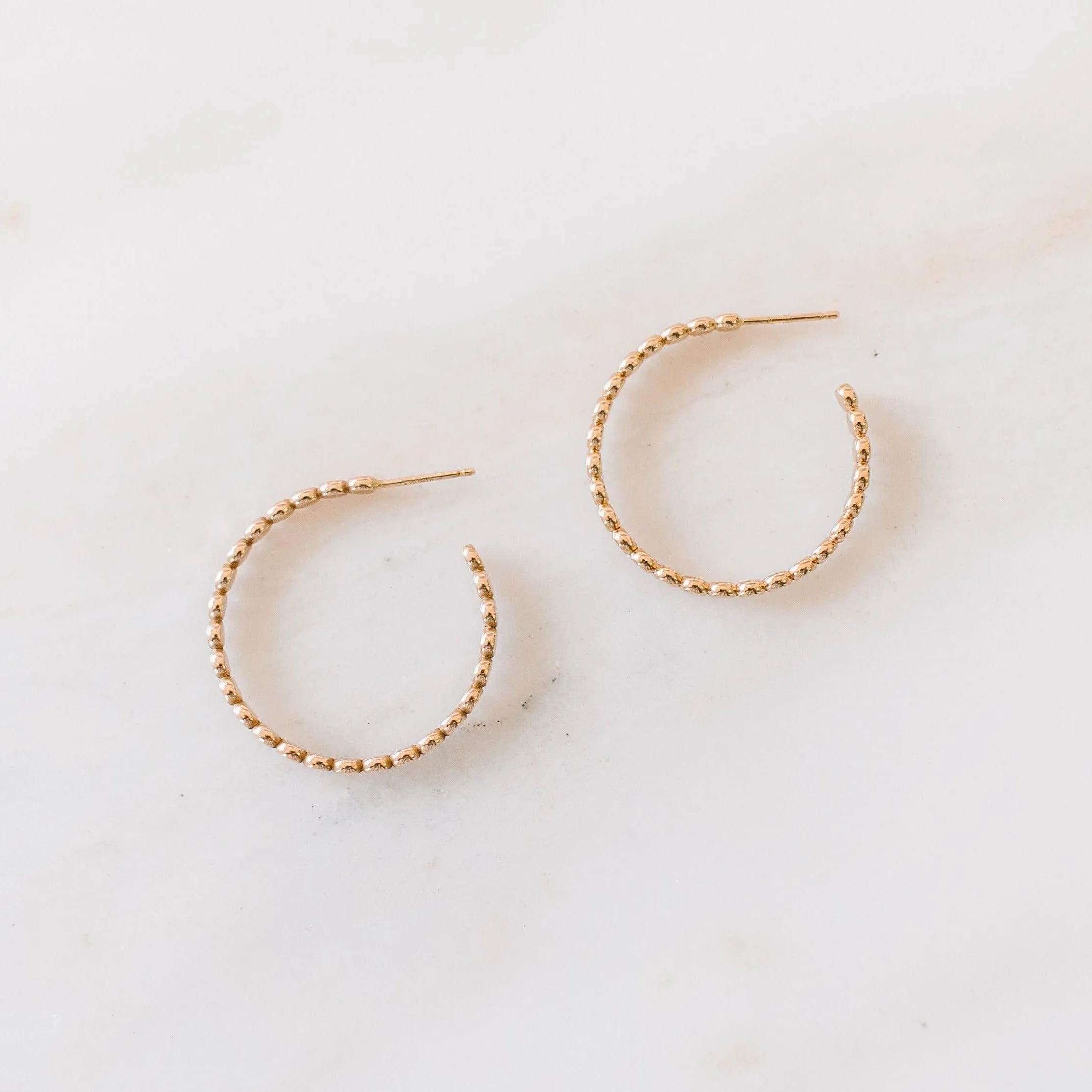 Medium Cora Hoop Earrings