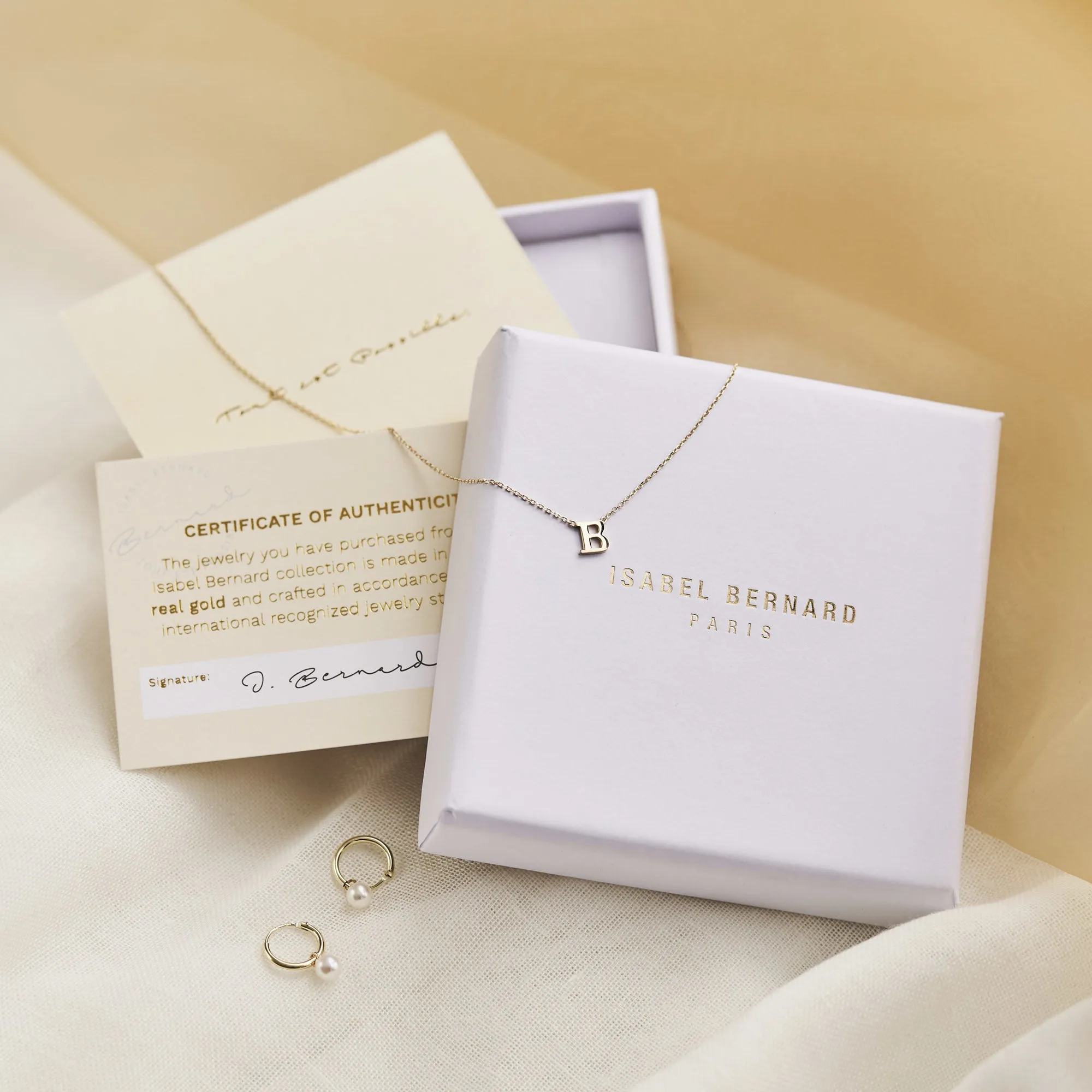 Saint Germain Chloé 14 karat white gold initial collier with letter