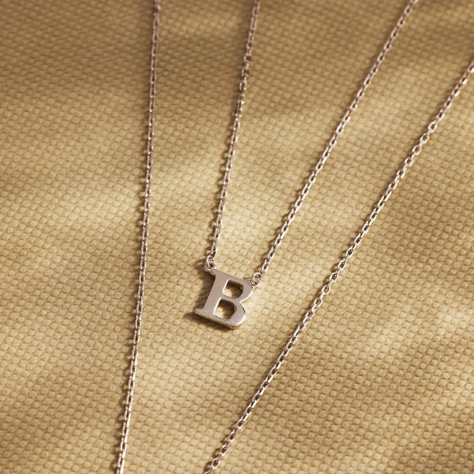 Saint Germain Chloé 14 karat white gold initial collier with letter