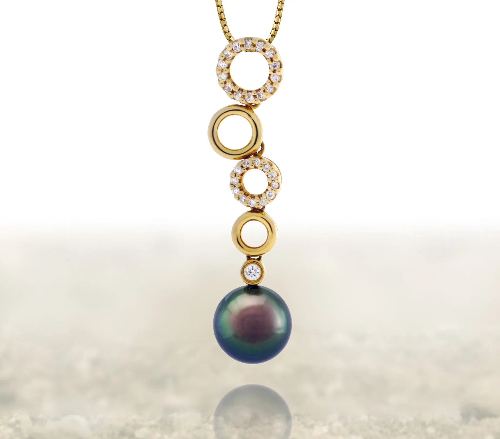 Tahitian pearl pendant 18k yellow gold with diamonds - Circle of Life